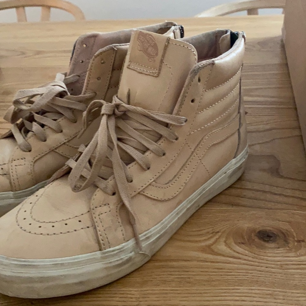 Vans Soft Leather Sk8Hi 
Sneakers/Shoes nude W9